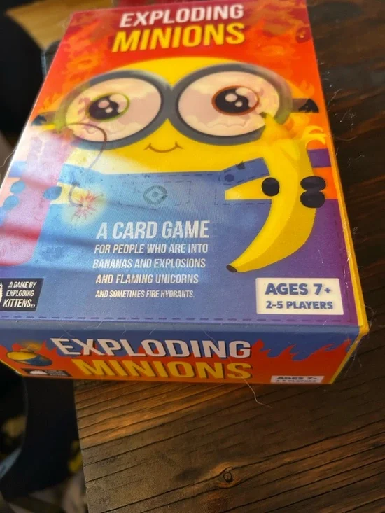 Exploding Minions Card Game - Yellow - Picture 6 of 8